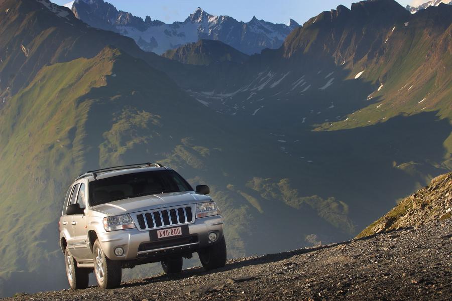  Jeep Grand Cherokee 2004 года  (фото 17 из 35)
